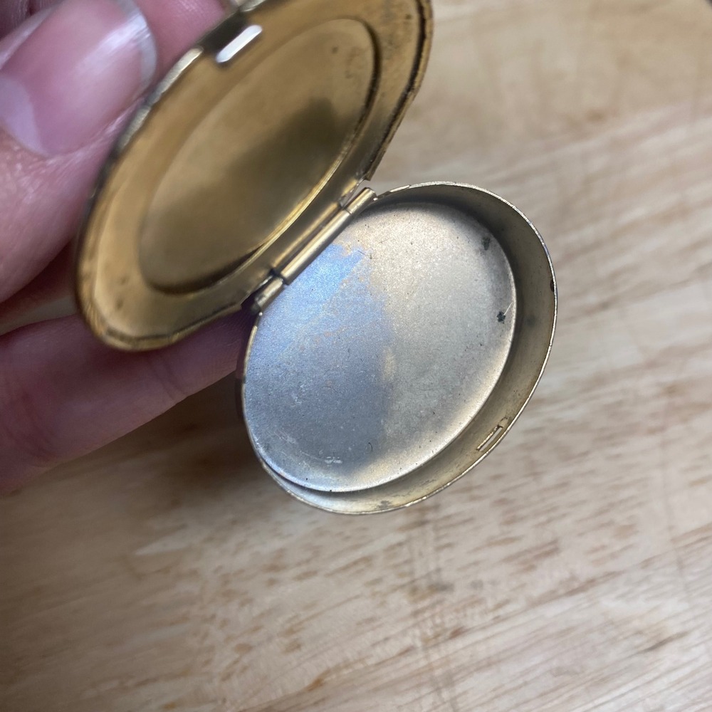 Vintage Pill Box Trinket Case Gold Tone Yellow/Green Cabochon Etched Floral - Picture 10 of 14